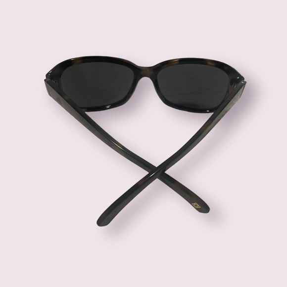 Foster Grant Tortoise Polarized Sunglasses - Picture 4 of 6